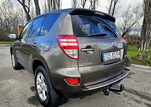 Toyota RAV4 cena 41600 przebieg: 224000, rok produkcji 2009 z Trzebiatów małe 326